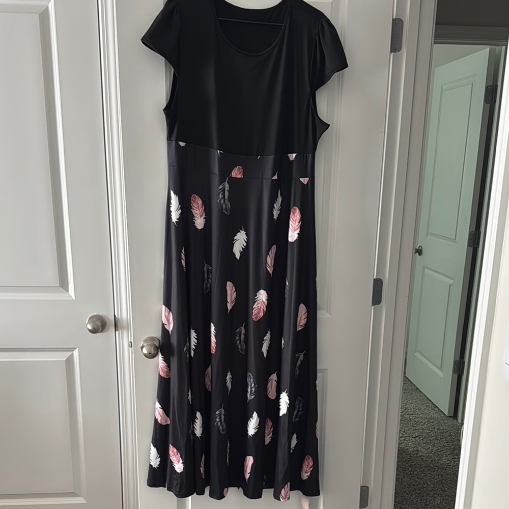 Black and Pink Feather Dress with Short Sleeves